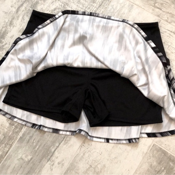 Callaway Black and White Skort, Size Medium - Picture 2 of 6